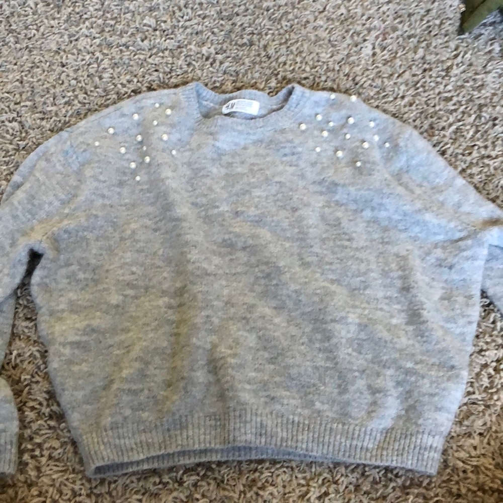 crop grey knit sweater with pearls on shoulders